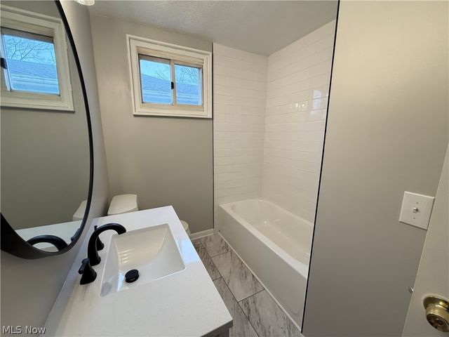 6751 Oakwood Road, Parma Heights, OH 44130