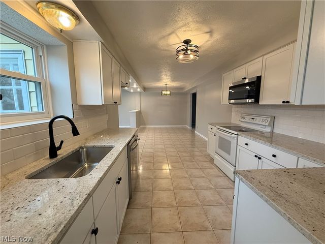 6751 Oakwood Road, Parma Heights, OH 44130