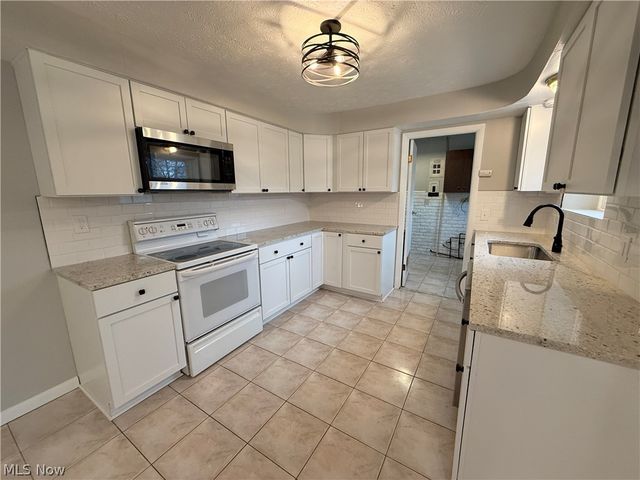 6751 Oakwood Road, Parma Heights, OH 44130