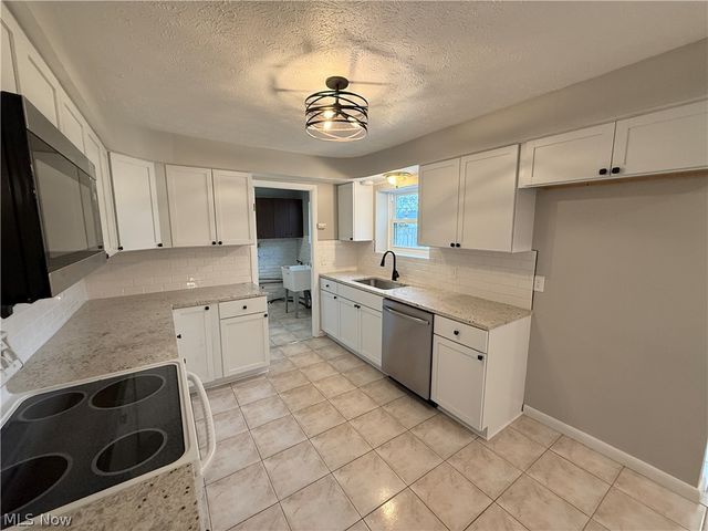 6751 Oakwood Road, Parma Heights, OH 44130