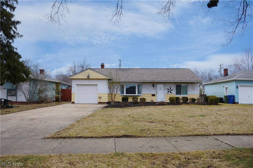 6751 Oakwood Road, Parma Heights, OH 44130