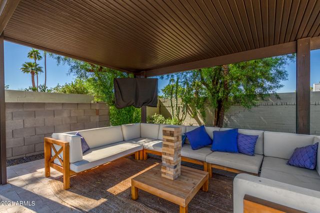 8731 E Minnezona Avenue, Scottsdale, AZ 85251