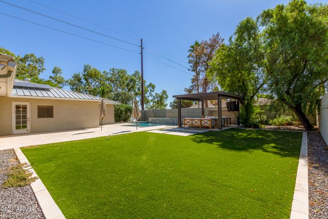 8731 E Minnezona Avenue, Scottsdale, AZ 85251