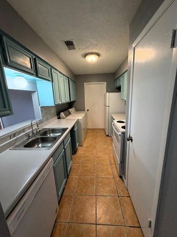 12722 Bexley Drive 2722, Houston, TX 77099