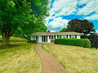 3002 Nottinghill Dr, Moon/crescent Twp, PA 15108