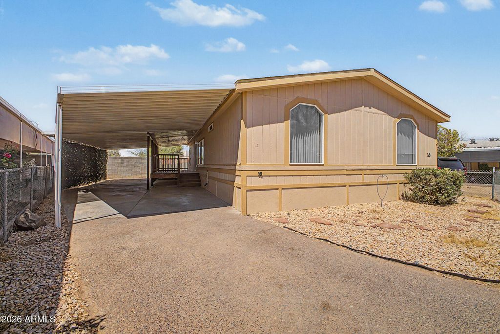 Image 1 of property listing at 1105 N Dysart Road 16, Avondale, AZ 85323
