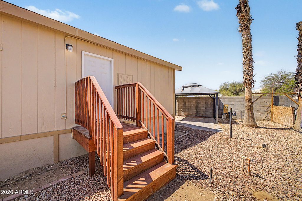 Image 22 of property listing at 1105 N Dysart Road 16, Avondale, AZ 85323