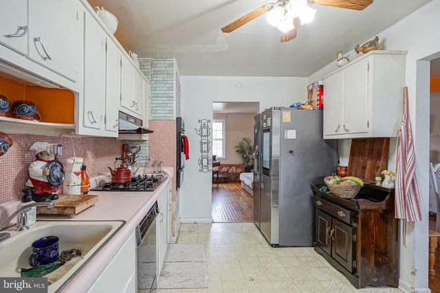 18 SLEEPY HOLLOW RD, Stratford, NJ 08084