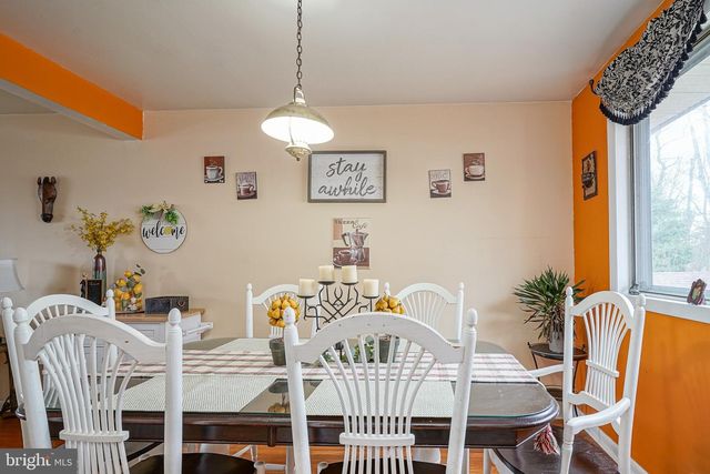 18 SLEEPY HOLLOW RD, Stratford, NJ 08084