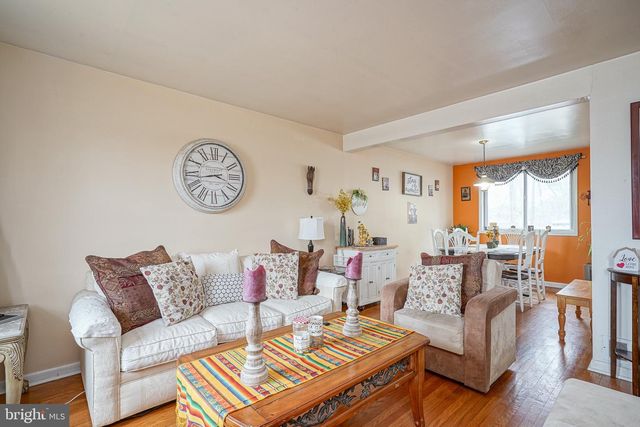 18 SLEEPY HOLLOW RD, Stratford, NJ 08084