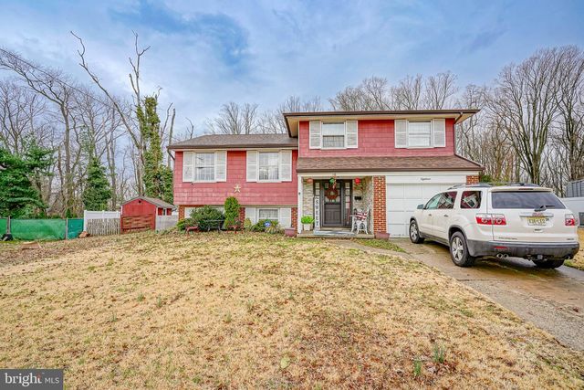 18 SLEEPY HOLLOW RD, Stratford, NJ 08084