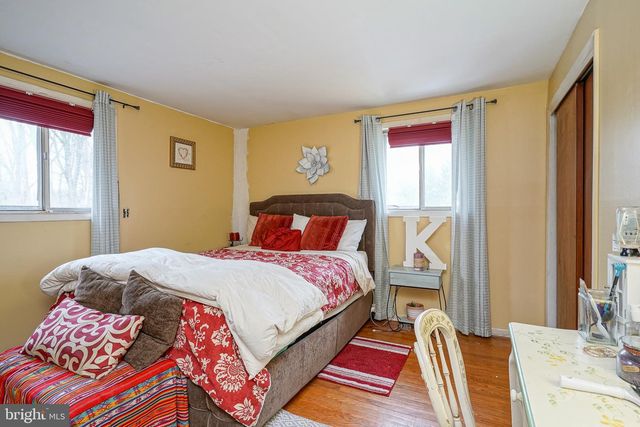 18 SLEEPY HOLLOW RD, Stratford, NJ 08084