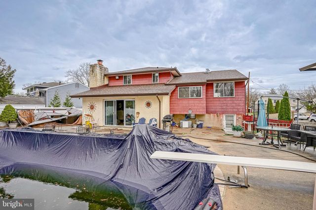 18 SLEEPY HOLLOW RD, Stratford, NJ 08084