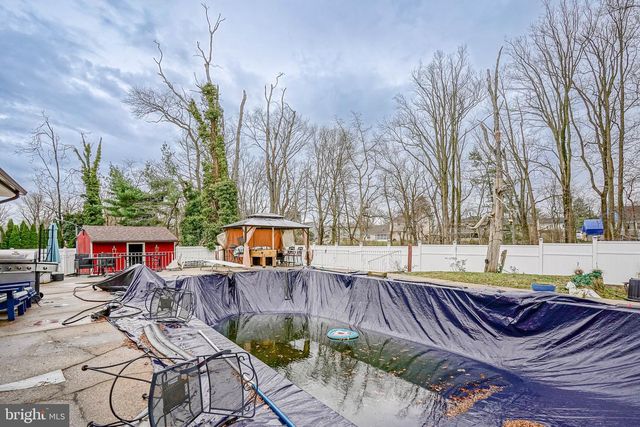 18 SLEEPY HOLLOW RD, Stratford, NJ 08084