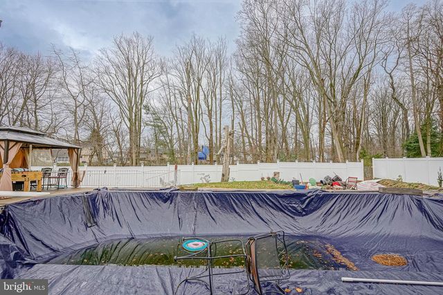 18 SLEEPY HOLLOW RD, Stratford, NJ 08084