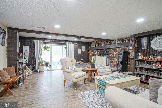 18 SLEEPY HOLLOW RD, Stratford, NJ 08084