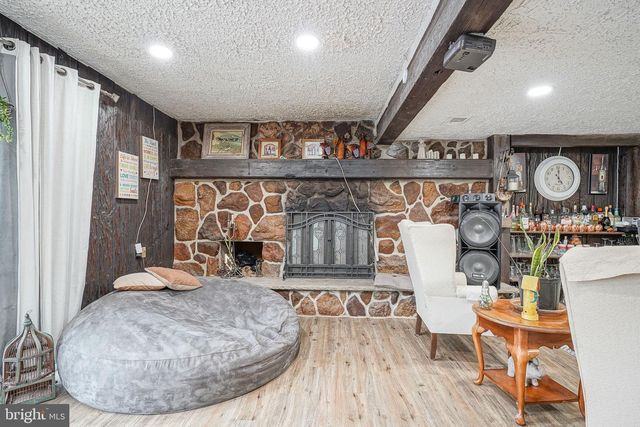 18 SLEEPY HOLLOW RD, Stratford, NJ 08084