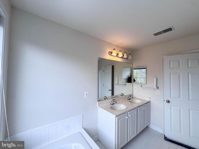 1682 WHITE OAK VISTA DR, Silver Spring, MD 20904