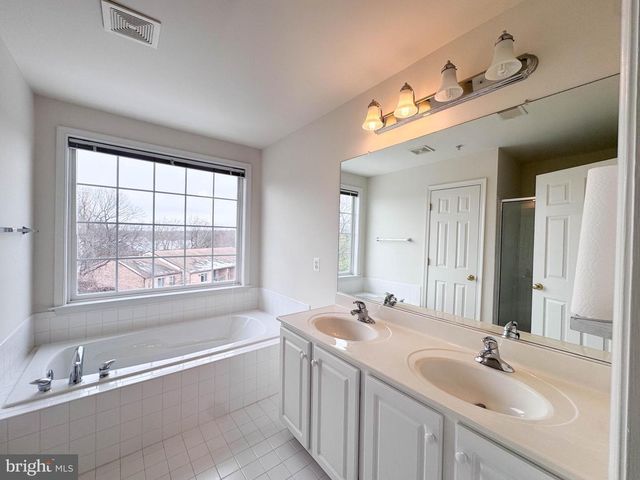 1682 WHITE OAK VISTA DR, Silver Spring, MD 20904