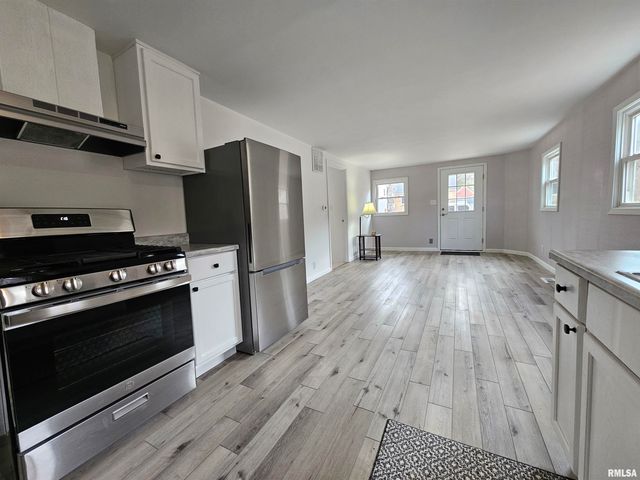 2115 E RIVERVIEW Court, Peoria Heights, IL 61616