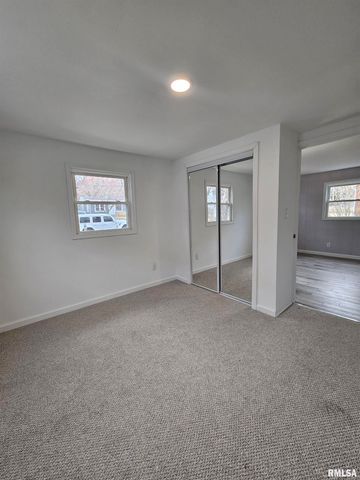 2115 E RIVERVIEW Court, Peoria Heights, IL 61616