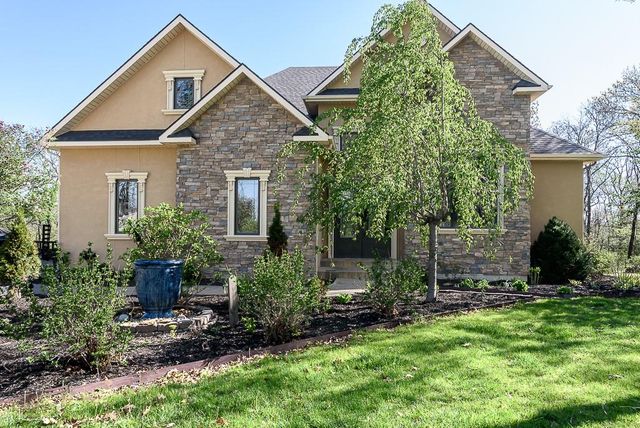 25080 State Avenue, Tonganoxie, KS 66086