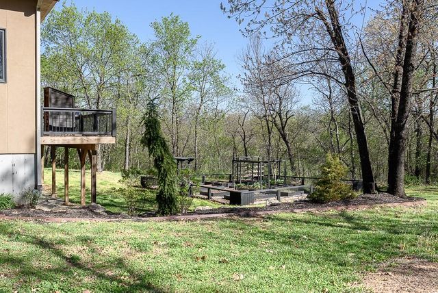 25080 State Avenue, Tonganoxie, KS 66086