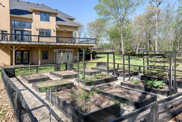 25080 State Avenue, Tonganoxie, KS 66086