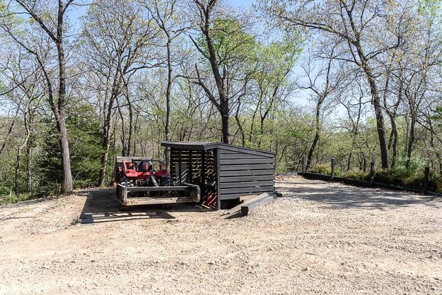25080 State Avenue, Tonganoxie, KS 66086