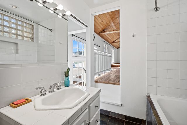 6 Harvey, Madrid, NM 87010