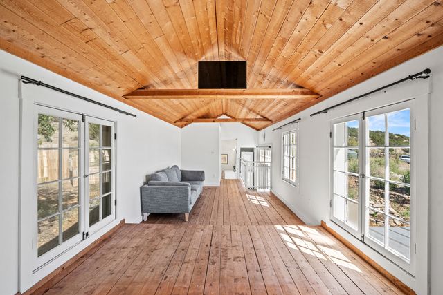 6 Harvey, Madrid, NM 87010