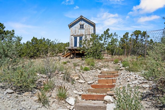 6 Harvey, Madrid, NM 87010