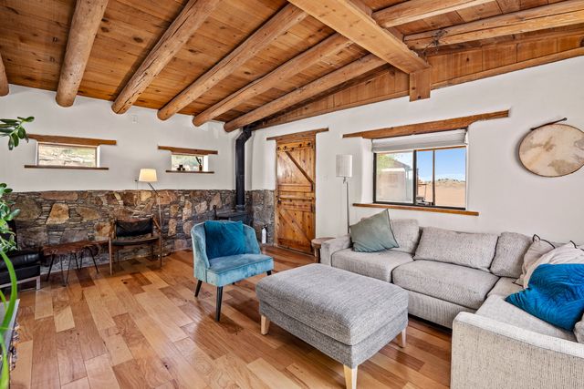 6 Harvey, Madrid, NM 87010