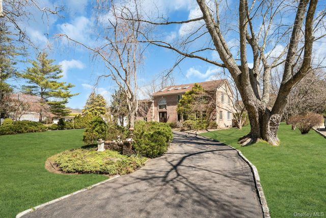 12 Bagatelle Road, Dix Hills, NY 11746