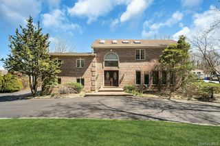 12 Bagatelle Road, Dix Hills, NY 11746