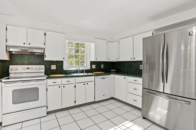 171 West St, Northborough, MA 01532