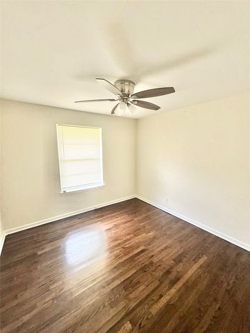 2803 Lockhart Avenue, Dallas, TX 75228