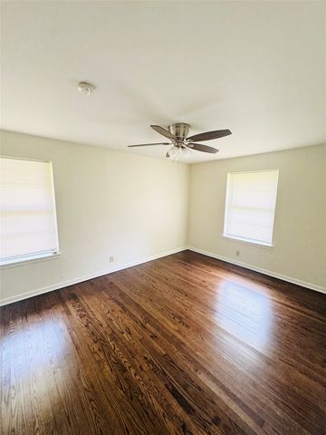 2803 Lockhart Avenue, Dallas, TX 75228