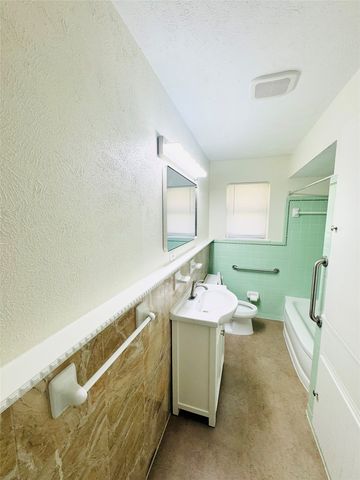 2803 Lockhart Avenue, Dallas, TX 75228