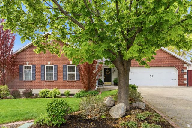 4205 W OAK RD N, Cedar Hills, UT 84062