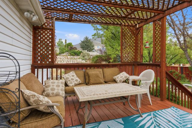 4205 W OAK RD N, Cedar Hills, UT 84062
