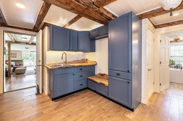 220 Stockbridge Corner Road, Alton, NH 03809