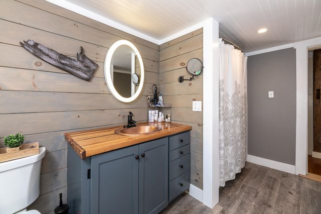 220 Stockbridge Corner Road, Alton, NH 03809