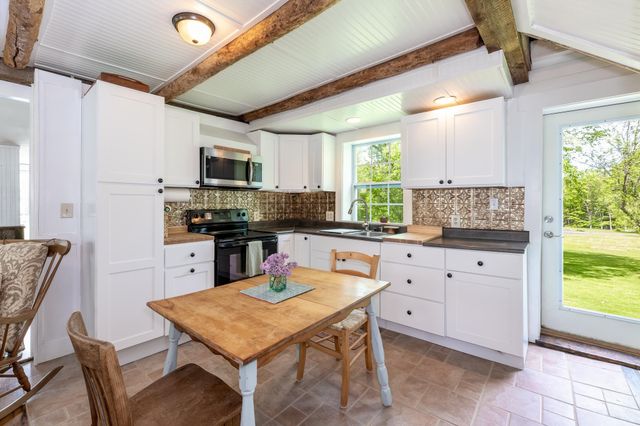 220 Stockbridge Corner Road, Alton, NH 03809
