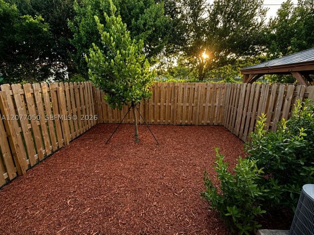1443 NE 3rd Ave 1443, Florida City, FL 33034