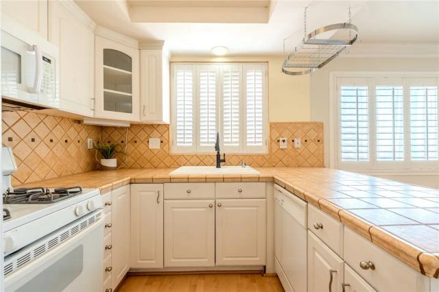 27666 Nugget Drive 3, Canyon Country, CA 91387