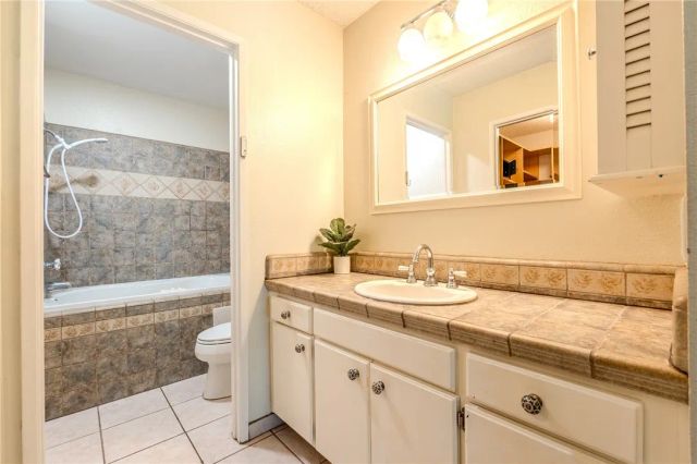 27666 Nugget Drive 3, Canyon Country, CA 91387