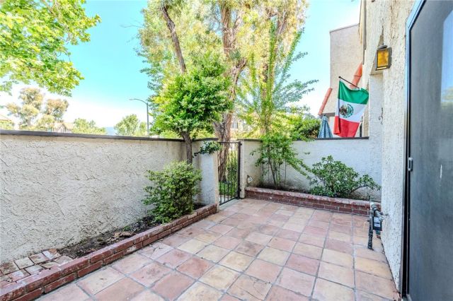 27666 Nugget Drive 3, Canyon Country, CA 91387