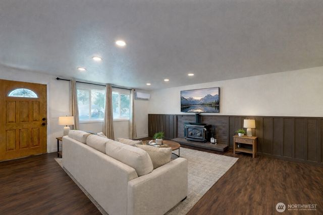 22110 44th Avenue E, Spanaway, WA 98387