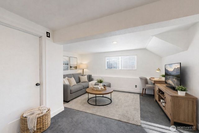 22110 44th Avenue E, Spanaway, WA 98387